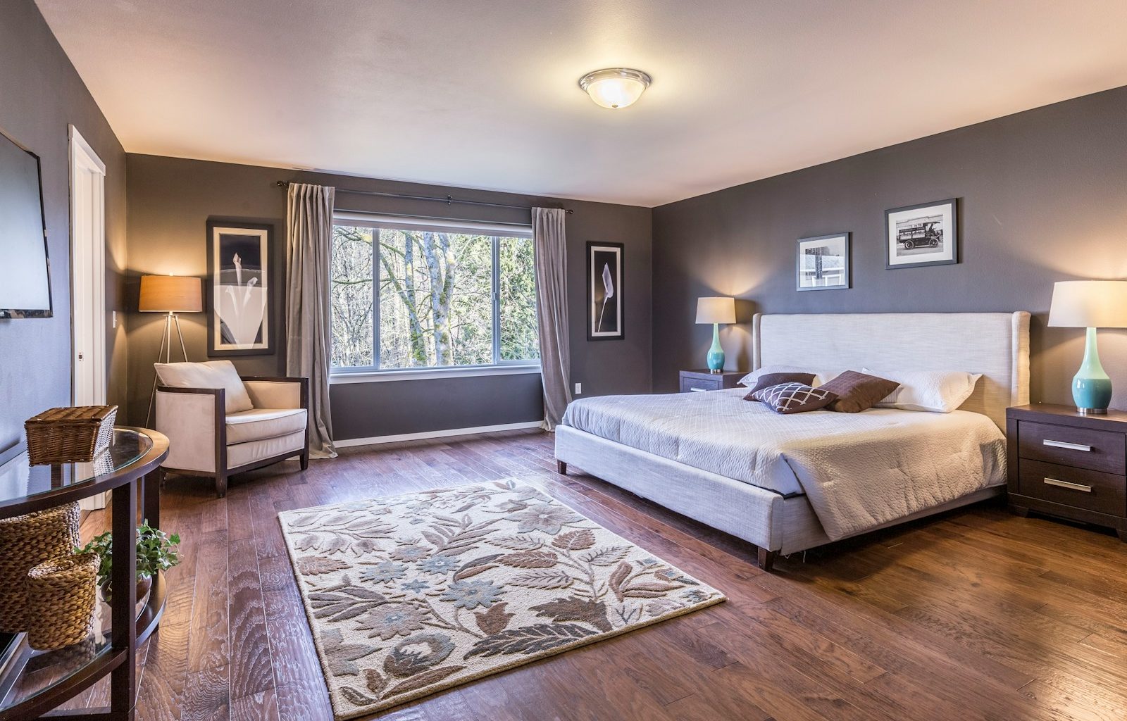 white bed frame
